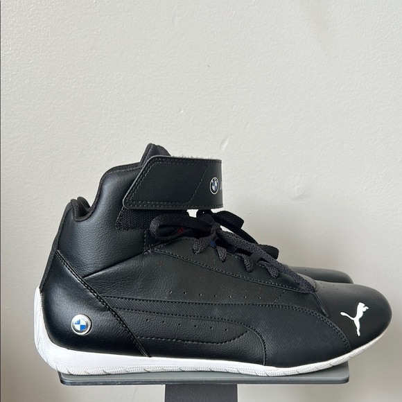 Puma Black and Blue Athletic Shoes with Modern Design - Picture 2 of 7